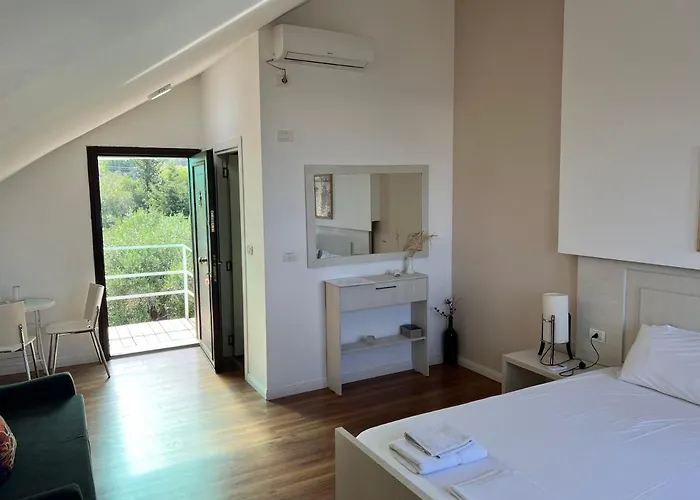 Guest house Aria Himare