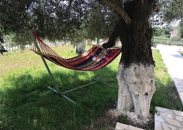 Guest house Aria Himare