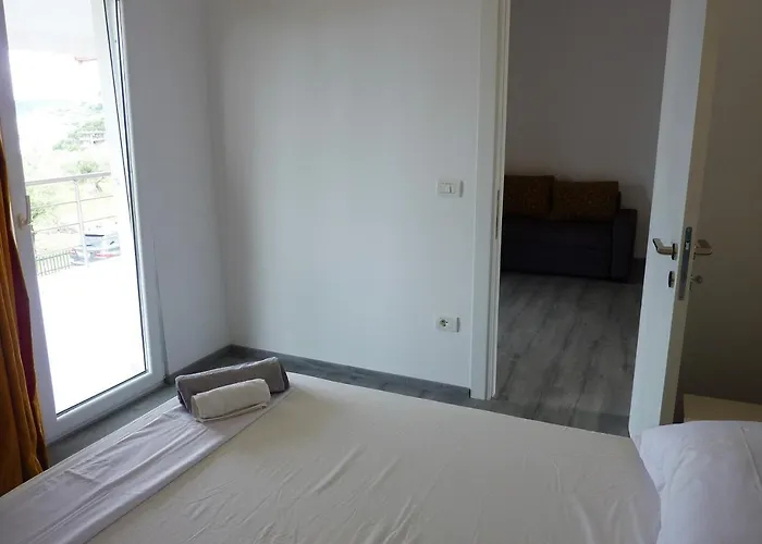 Guest house Aria Himare